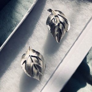 Leaf earrings